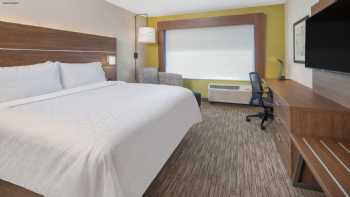 Holiday Inn Express & Suites Chico, an IHG Hotel