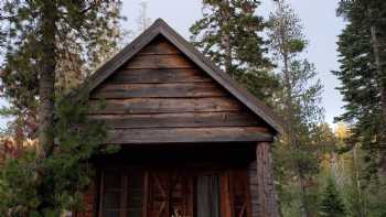 Elwell Lakes Lodge