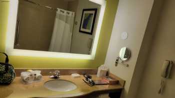 Holiday Inn Express & Suites Ontario Airport-Mills Mall, an IHG Hotel