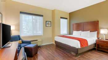 Comfort Inn & Suites Near Ontario Airport