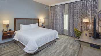 Hampton Inn & Suites Sacramento at CSUS