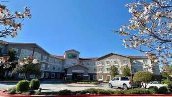 Holiday Inn Express & Suites Beaumont - Oak Valley, an IHG Hotel