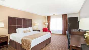 Ramada by Wyndham Burbank Airport