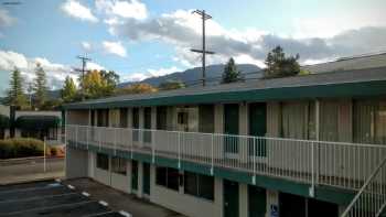 Economy Inn Ukiah