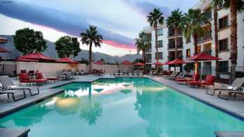 Embassy Suites by Hilton La Quinta Hotel & Spa