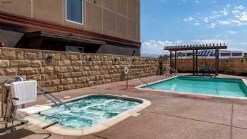 Best Western Plus Desert View Inn & Suites