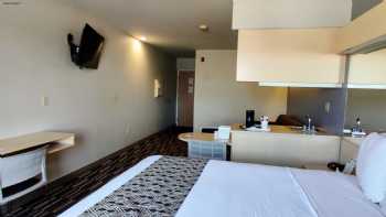 Microtel Inn & Suites by Wyndham Modesto Ceres