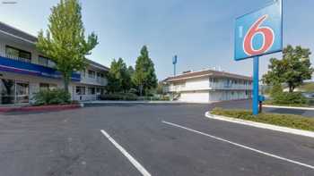 Motel 6 Weed, CA - Mount Shasta