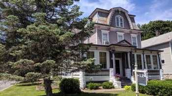 Riverside Victorian Bed & Breakfast