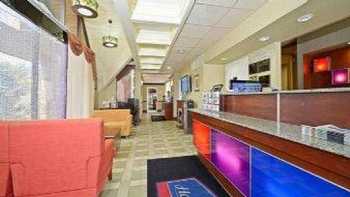 Howard Johnson by Wyndham Clifton NJ