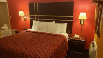 Days Inn by Wyndham Ridgefield NJ