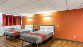 Motel 6 Elizabeth, NJ - Newark Liberty Intl Airport