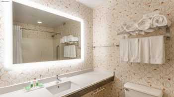 Holiday Inn Philadelphia South-Swedesboro