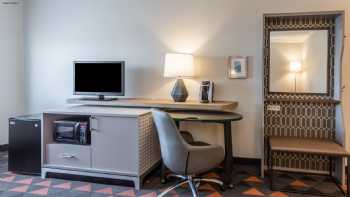 Holiday Inn Philadelphia South-Swedesboro