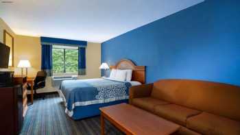 Days Inn by Wyndham Runnemede Philadelphia Area