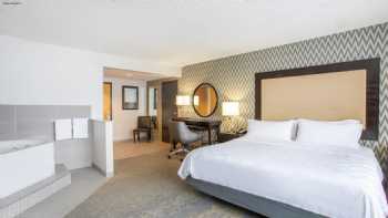 Holiday Inn & Suites Parsippany Fairfield, an IHG Hotel