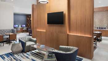 DoubleTree by Hilton Hotel Newark Airport