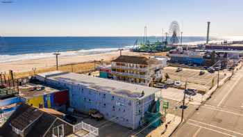 Boardwalk Sand & Surf Inn Beach Hotel