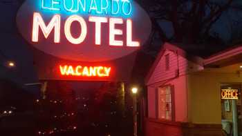 Leonardo Motel