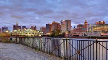 Hampton Inn & Suites Newark-Harrison-Riverwalk