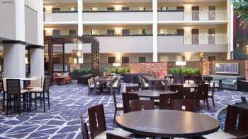 Embassy Suites by Hilton Philadelphia Airport