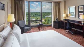 DoubleTree by Hilton Cherry Hill Philadelphia