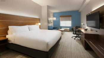 Holiday Inn Express & Suites Williamstown - Glassboro, an IHG Hotel