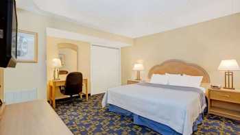 Days Inn by Wyndham East Windsor/Hightstown