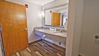 Holiday Inn Manahawkin/Long Beach Island, an IHG Hotel