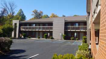 MHO Inn & Suites