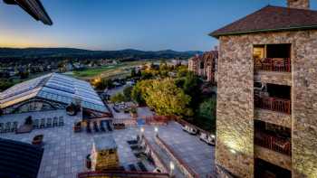 Grand Cascades Lodge