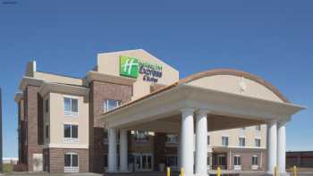 Holiday Inn Express & Suites Minot, an IHG Hotel