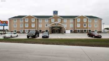 Cobblestone Hotel & Suites - Devils Lake