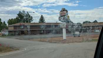 Roughrider Motor Inn