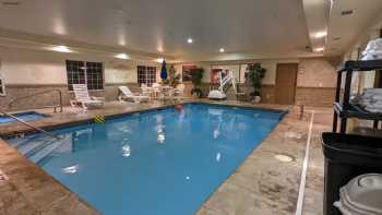 Country Inn & Suites by Radisson, Minot, ND