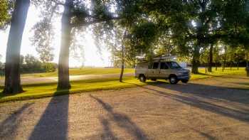 Oakwood Inn & Campground