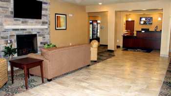 Cobblestone Hotel & Suites - Devils Lake