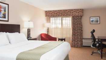 Holiday Inn Minot (Riverside)