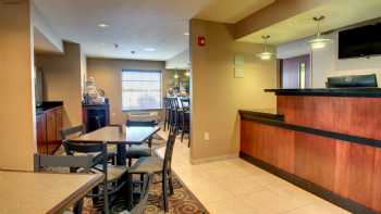 Cobblestone Inn & Suites - Harvey