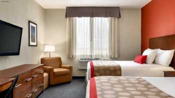 Bakken Airport Hotel & Suites