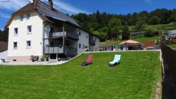 Ferienwohnung Geisbergblick mit Pool