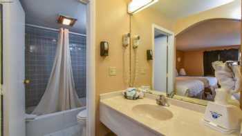 Americas Best Value Inn & Suites Williamstown