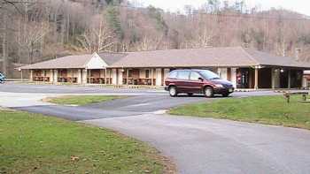 Li'l Abner Motel & Cottages