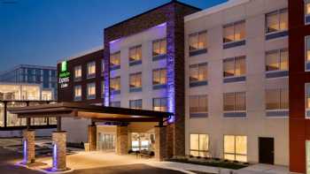 Holiday Inn Express & Suites Cincinnati NE - Redbank Road, an IHG Hotel