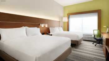 Holiday Inn Express & Suites Cincinnati South - Wilder, an IHG Hotel