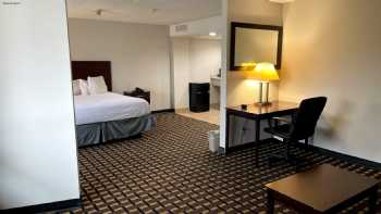 Days Inn by Wyndham Fort Wright Cincinnati Area