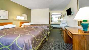 Super 8 by Wyndham Fort Mitchell Cincinnati Area