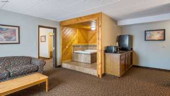 Econo Lodge Duluth near Miller Hill Mall