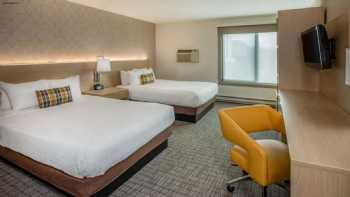 Days Inn & Suites by Wyndham Duluth by the Mall