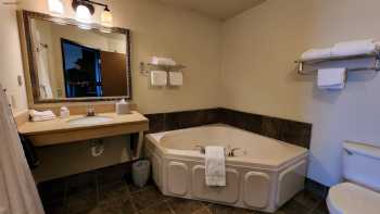 Holiday Inn Express & Suites Superior - Duluth Area, an IHG Hotel